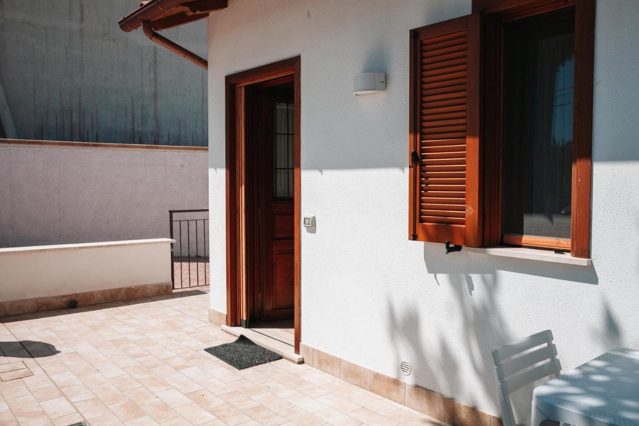 Magnolia Rooms Civitavecchia Exterior foto